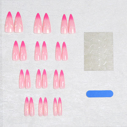 Kunstvolle Nagelspitzen im modernen Design Brehn