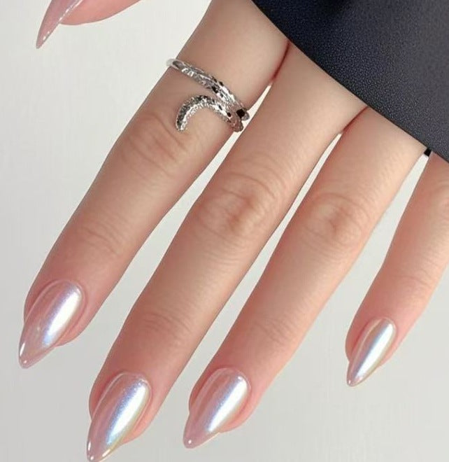 Stylische Nagelverzierung Brehn