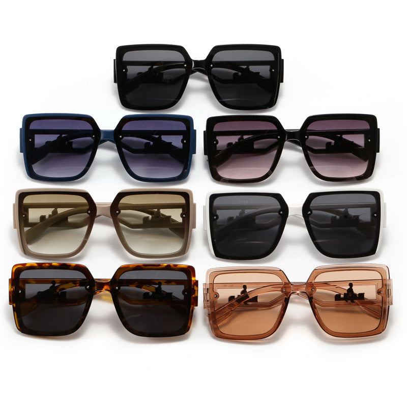 Damen quadratische Designer-Sonnenbrille mit eleganten Verzierungen Brehn