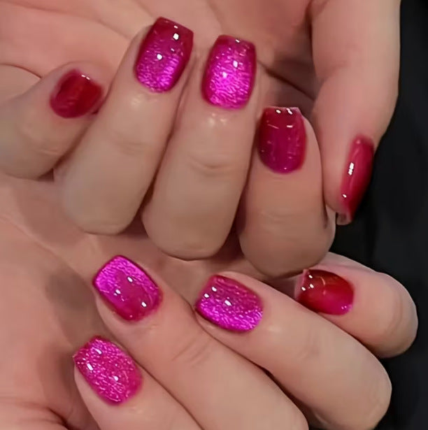 Glänzendes kurzes Press-On-Nagel-Set mit strahlendem Finish Brehn
