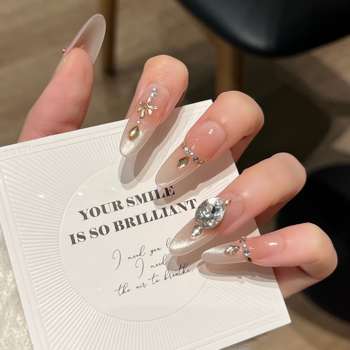 Elegante mit Strass verzierte Press-On-Nagelverlängerungen Brehn