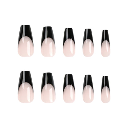 Kunstnagelset mit herausragendem French Design Brehn