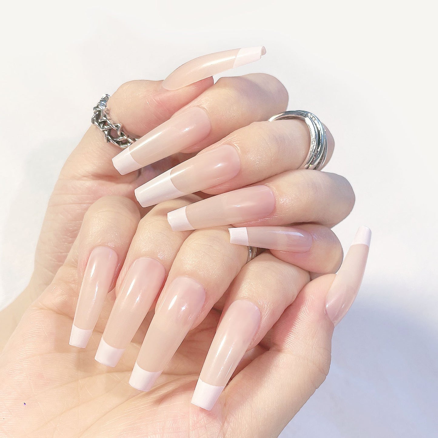 Kunstnagelset mit elegantem French-Design und Hochglanz-Finish Brehn