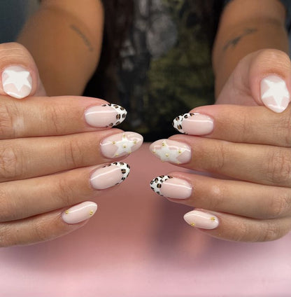 Künstlerisches Leopardenmuster und Stern Nageldesign Set
