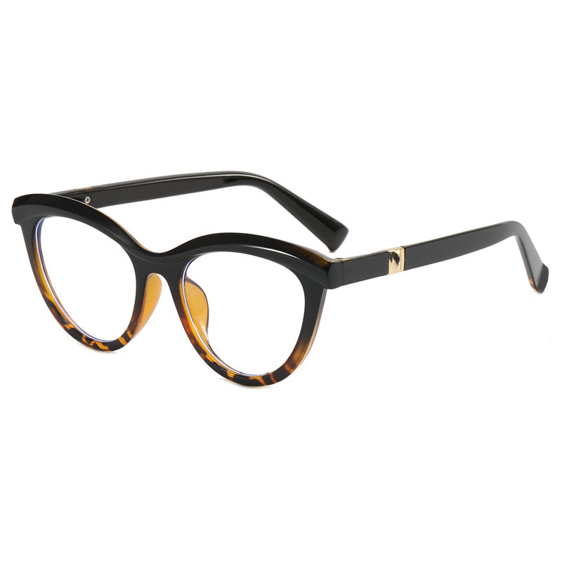 Damen Cat-Eye Brille mit feinem Rahmen und eleganten Akzenten Brehn