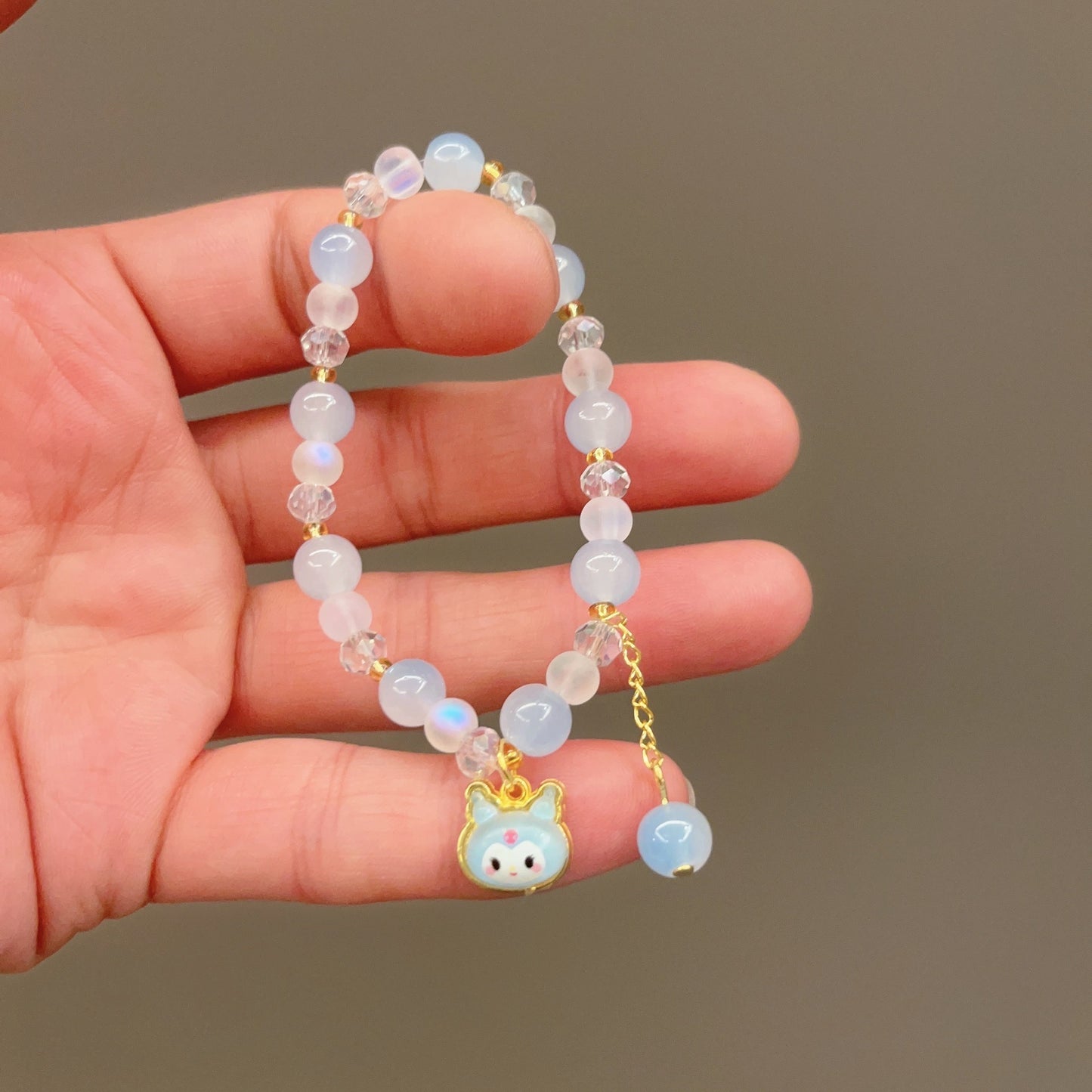 Verspieltes Armband mit Bunten Glasperlen und Anhänger Brehn
