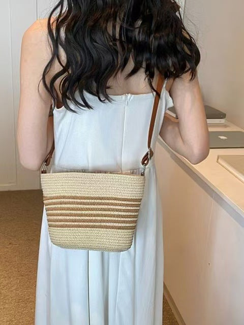 Trendige Sommerhandtasche Aus Geflochtenem Material Brehn