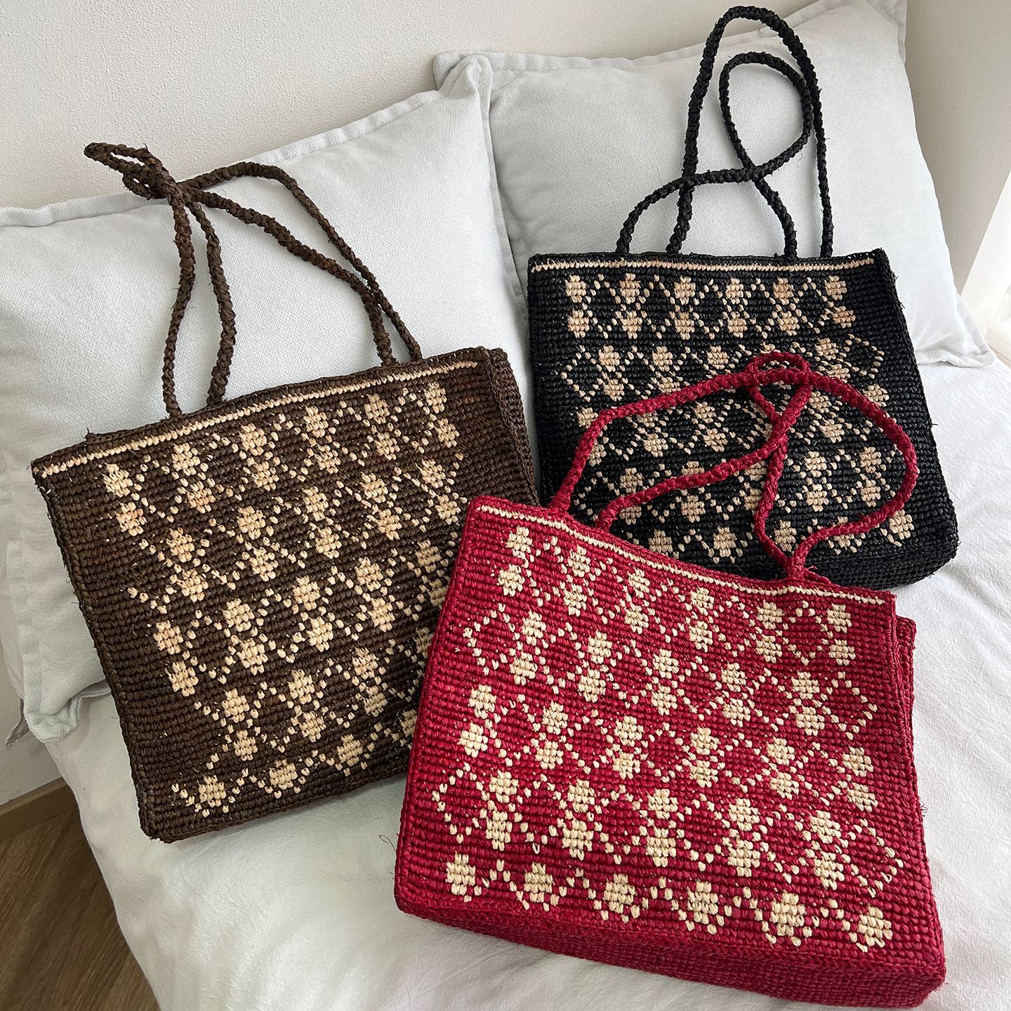 Handgefertigte Stricktasche mit Floralen Design Brehn