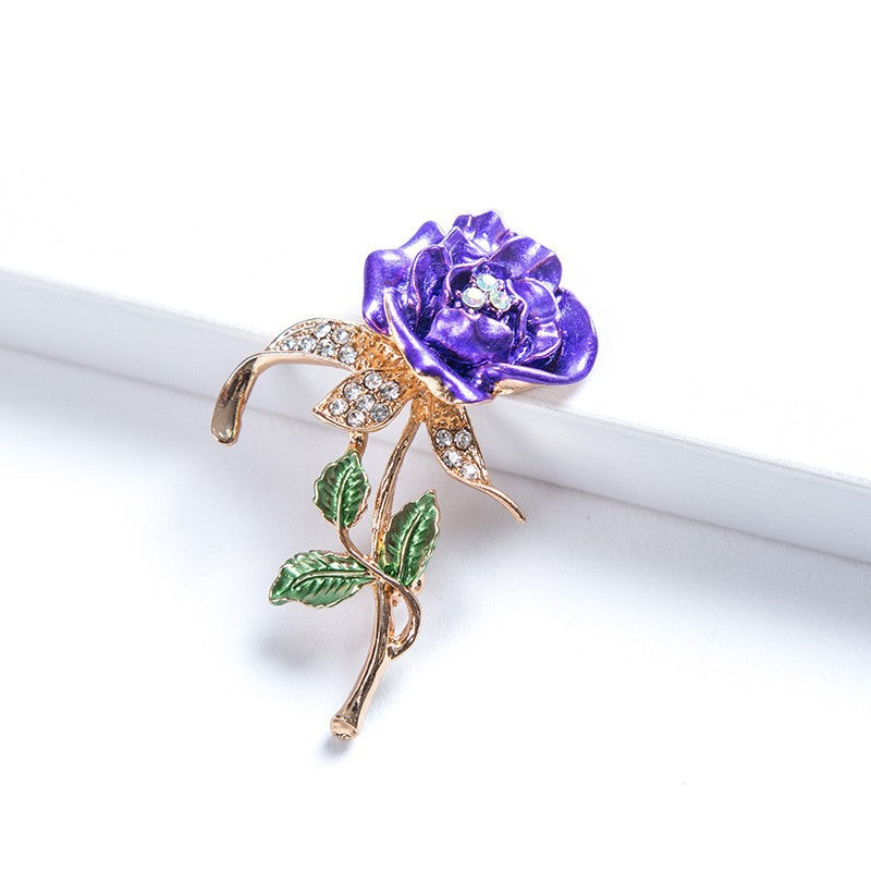 Eleganter Blumenschmuck mit Kristallen Brehn