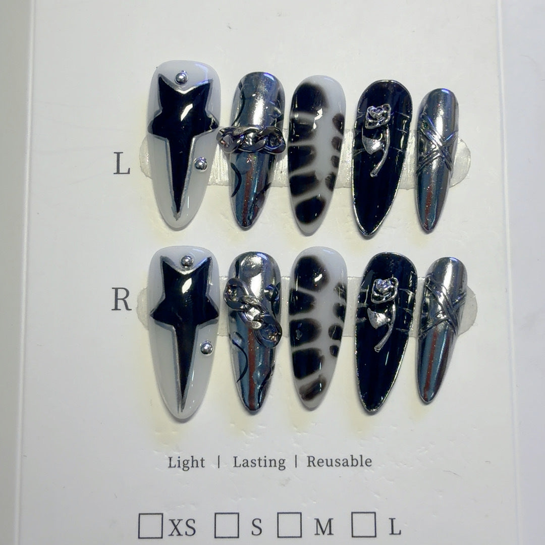 Elegantes von der Gotik inspiriertes Press-On Nail Art Set