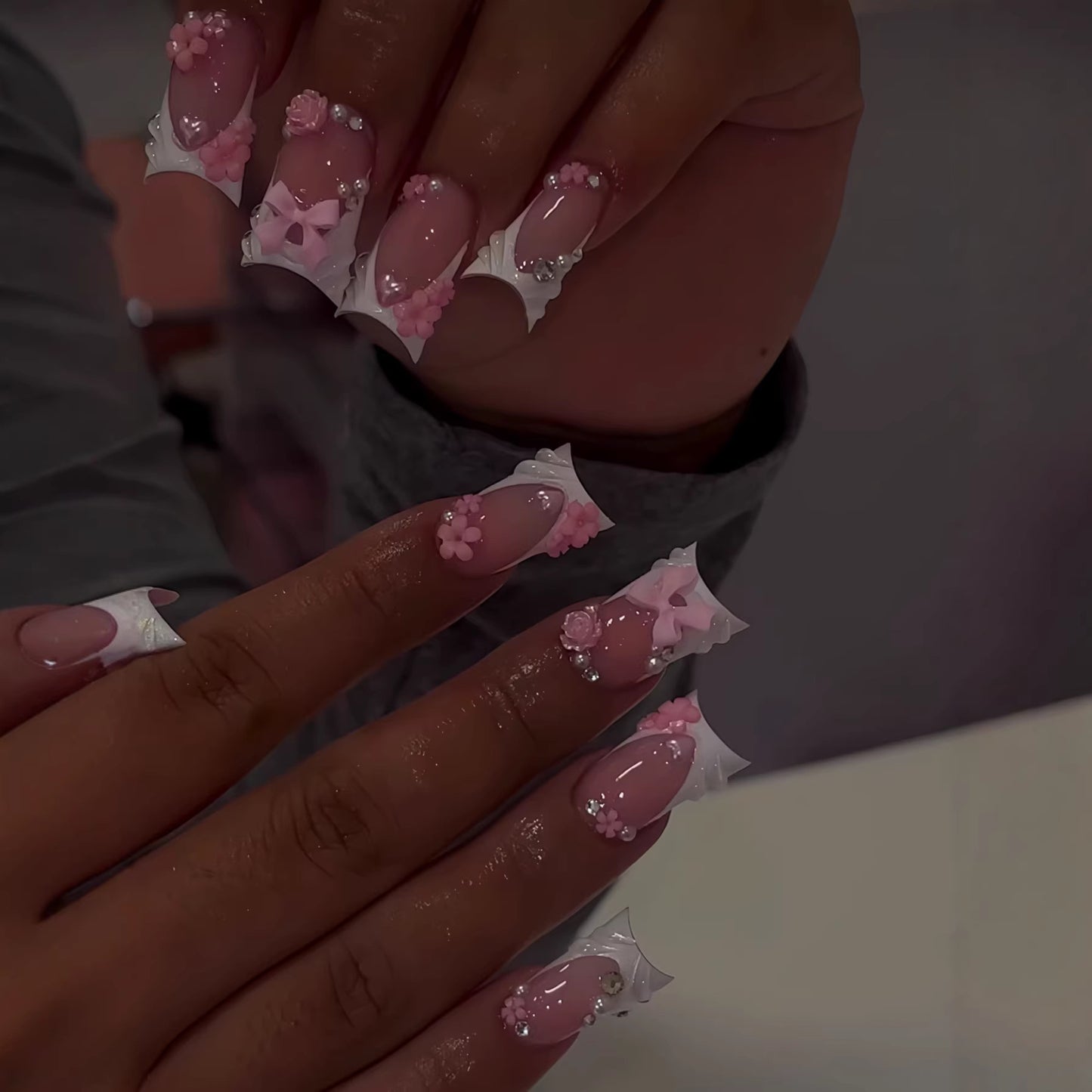 Dekorative florale Nagelkunstverlängerungen Brehn