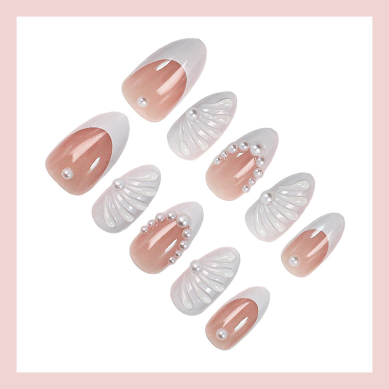 Kunstnagelset mit eleganten Spitzen und 3D-Details Brehn