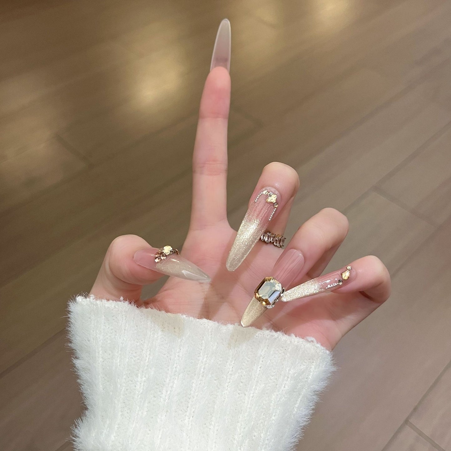 Glamouröses Nagelkunstdesign Brehn