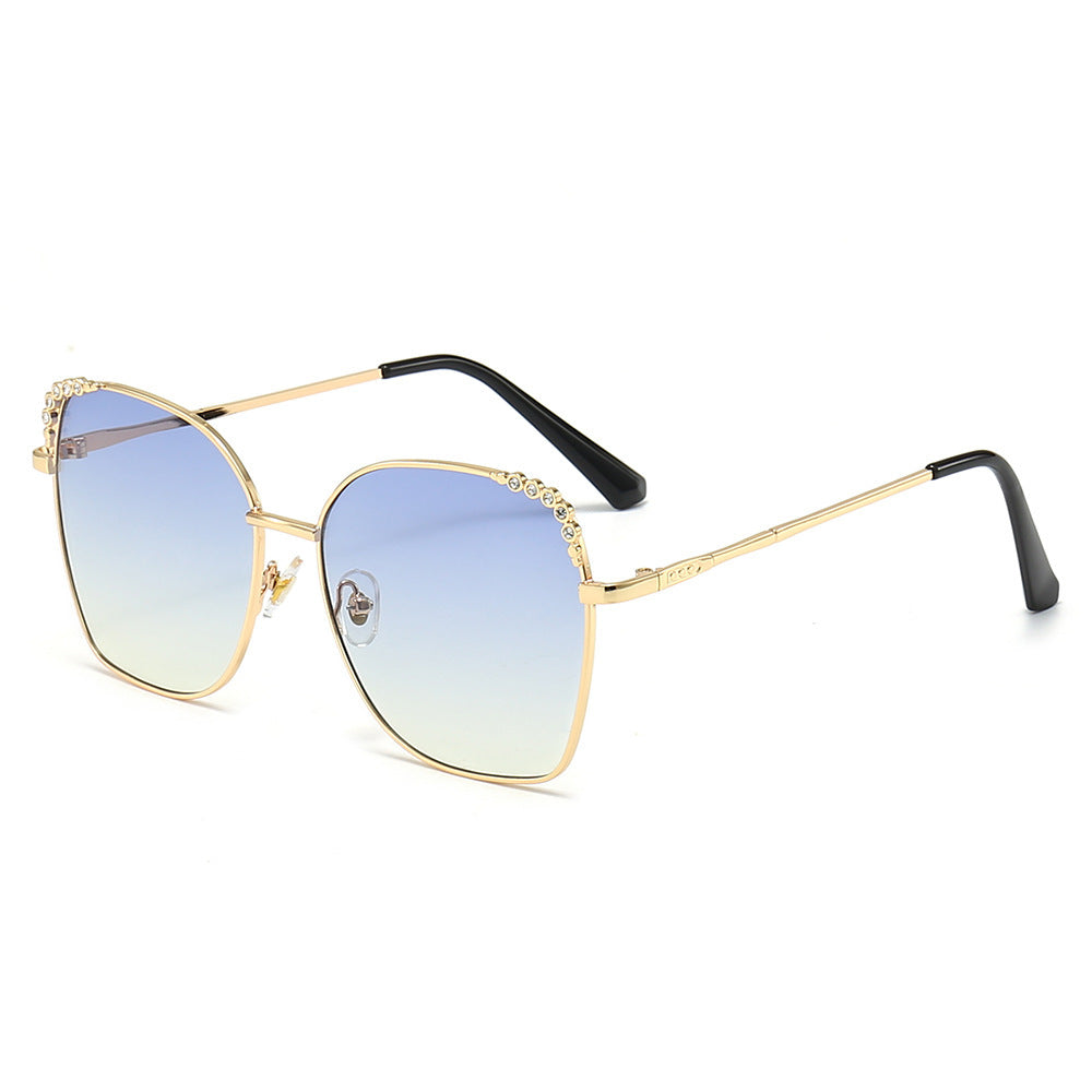 Elegante Quadratische Sonnenbrille mit Funkelnden Akzenten Brehn