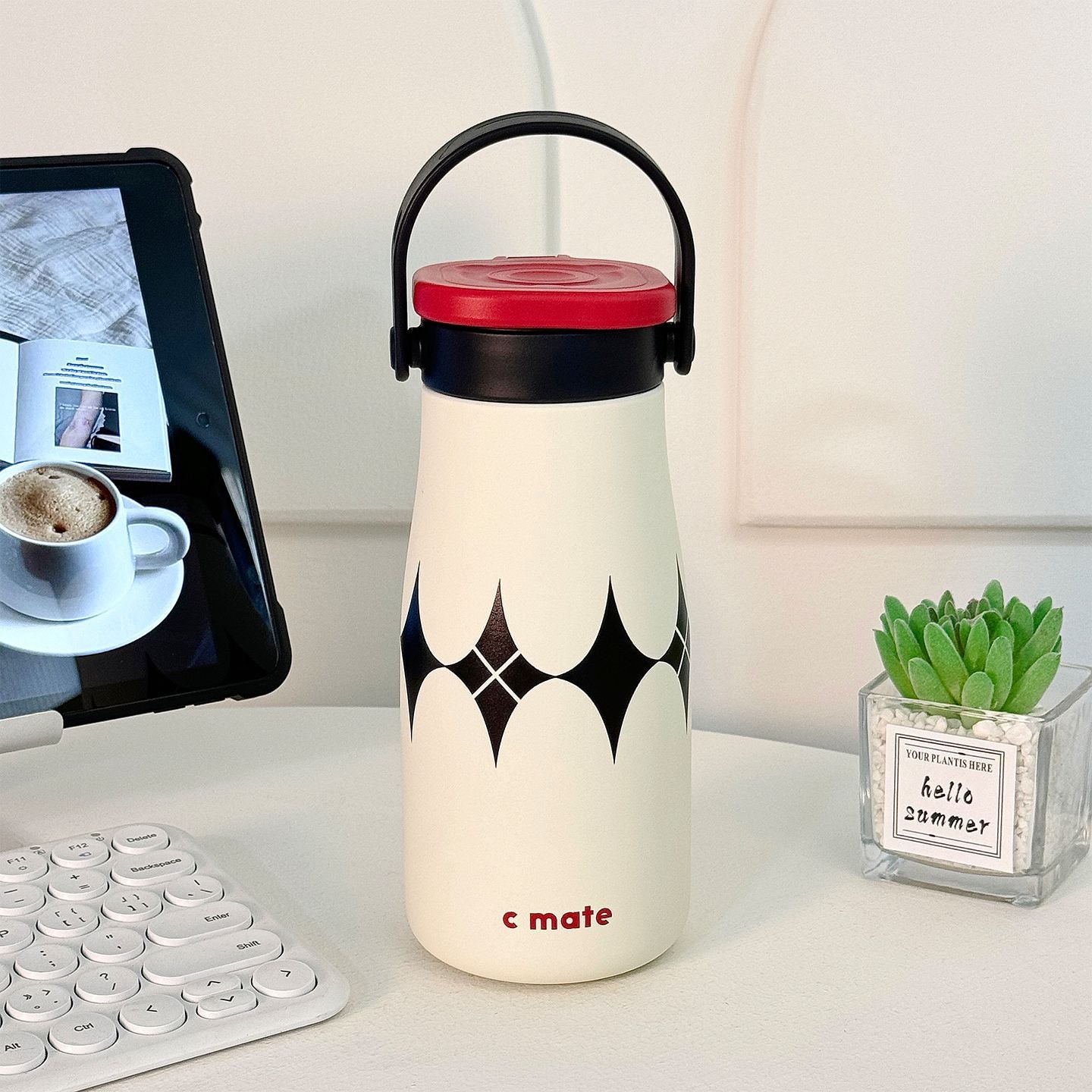 Damen Isolierte Trinkflasche mit praktischem Trageriemen Brehn