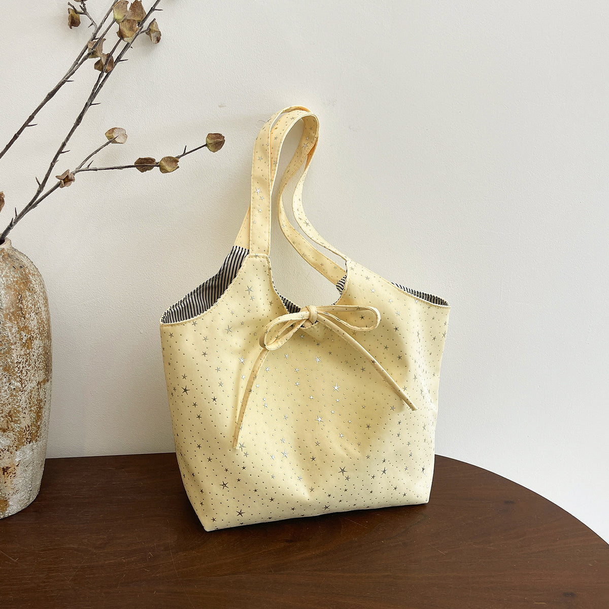 Stylische Canvas-Tote-Bag mit mehreren Taschen