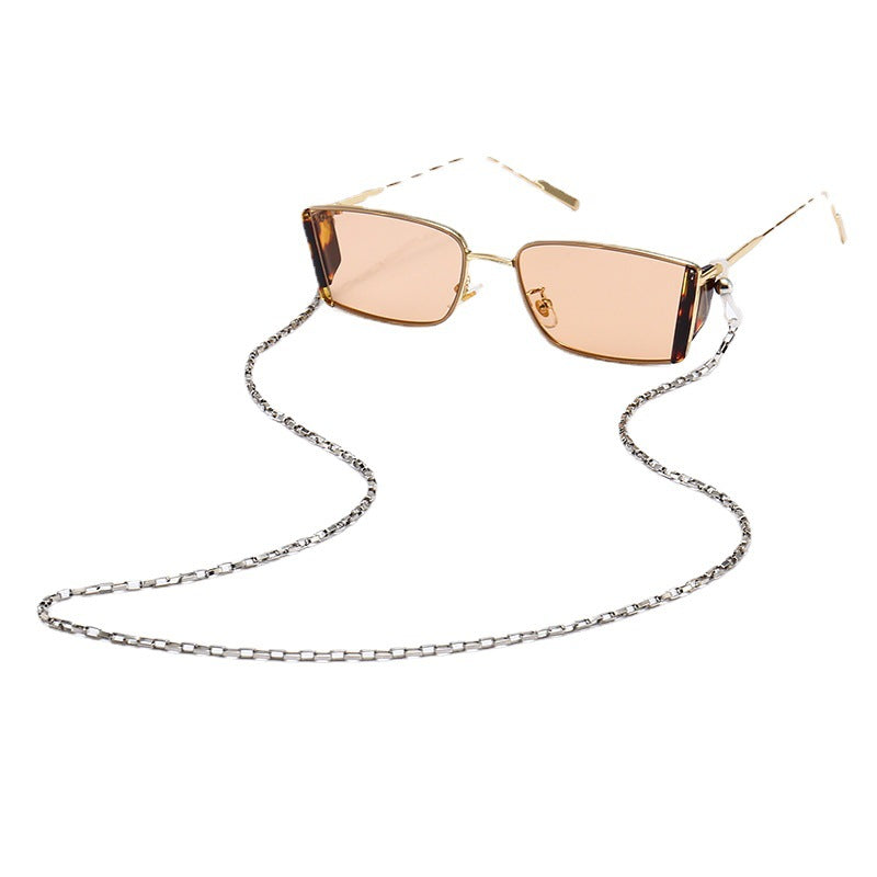 Modische Brillen mit stylischer Kette Brehn