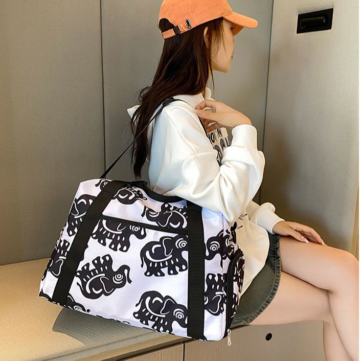 Sportliche Reisetasche mit Verspieltem Elefantenmuster Brehn