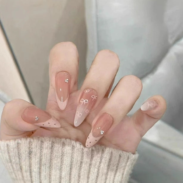 Elegante dekorative Nagelkunstverlängerungen Brehn