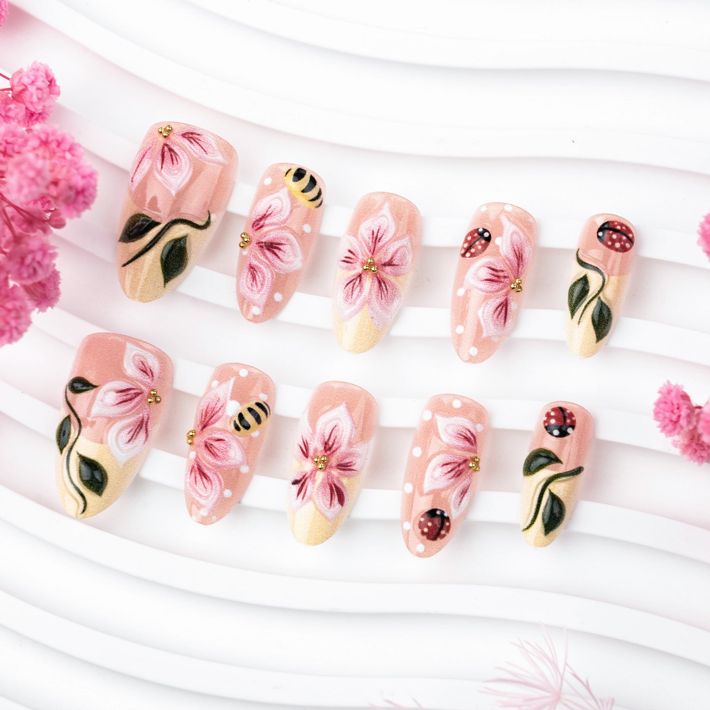 Florales Design Dekorative Press-On Nagelset Brehn