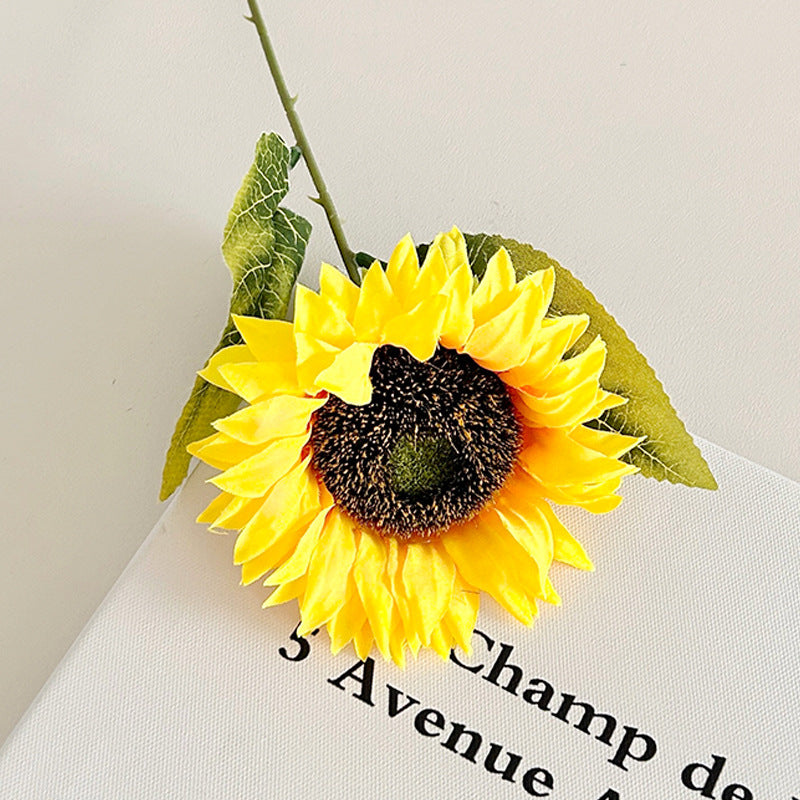 Dekorative Sonnenblumenarrangement