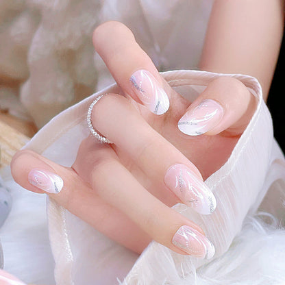 Elegantes Druck-Nagelset mit Strassdetails