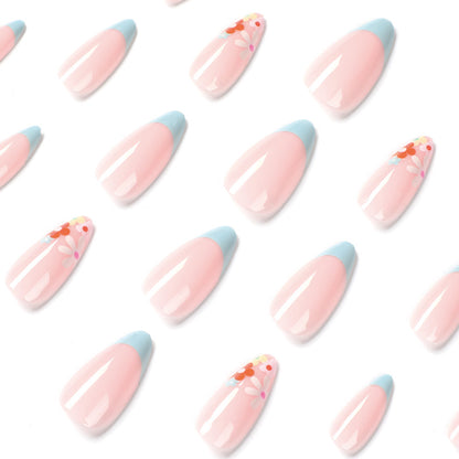 Kunstvolle Nagelkunst im modernen floralen Design Brehn