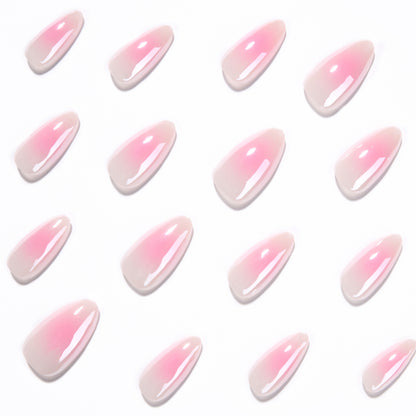 Kunstvolle Nagelverlängerungen im eleganten Ombre-Design Brehn