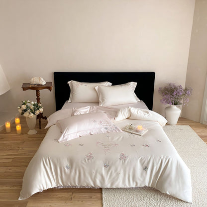 Luxuriöses besticktes Baumwollsatin-Bettwäsche-Set mit zarten Schmetterlings- und Blumenapplikationen