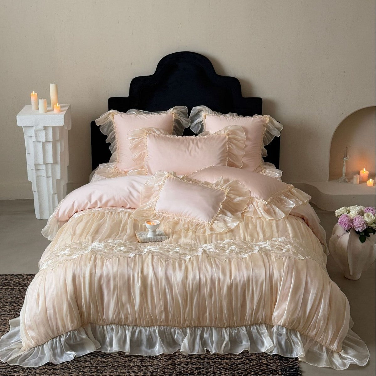 Luxuriöses Satin-Bettwäsche-Set mit volants und Spitzenbesatz