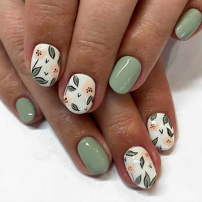 Kunstnagelset mit eleganten floralen Mustern und modernem Design Brehn