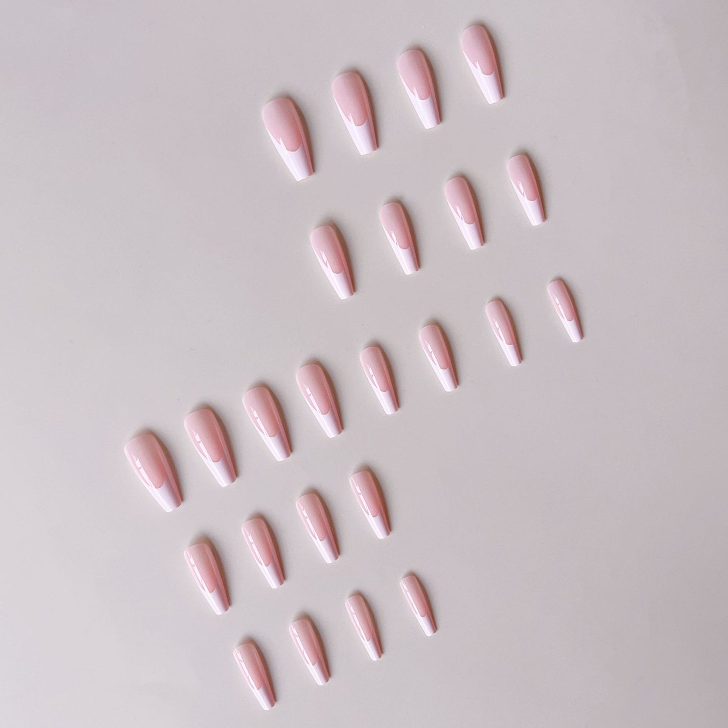 Kunstnagelset im stilvollen French Design Brehn