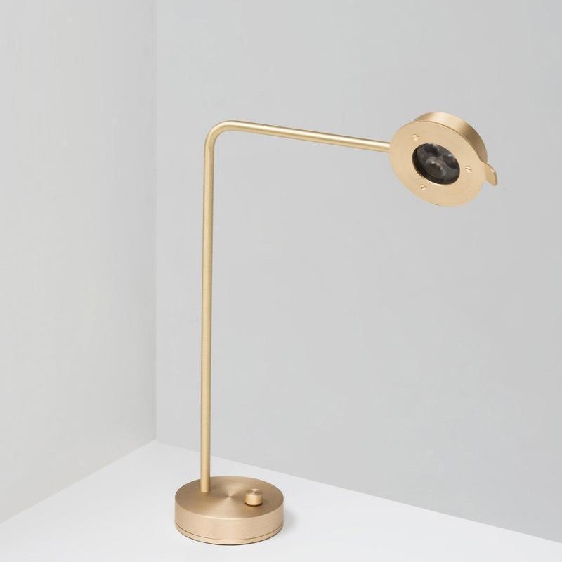 Moderne Steh-Schreibtischlampe mit Touch-Steuerung