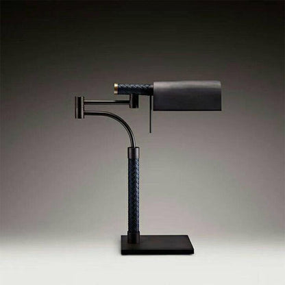 Verstellbare Schreibtischlampe mit modernem schwenkbarem Arm