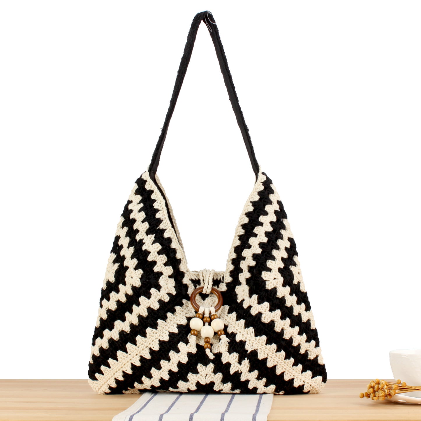 Handtasche Im Stilvollen Chevron-Design Brehn