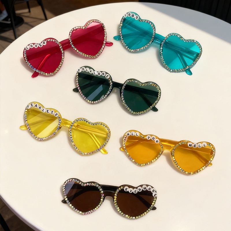 Herzförmige, mit Strass veredelte Sonnenbrille Brehn 1787141205