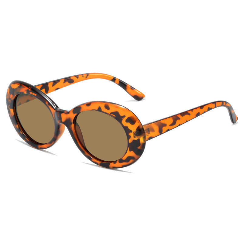 Damen Retro-inspirierte Sonnenbrille mit einem eleganten, ovalen Rahmen Brehn