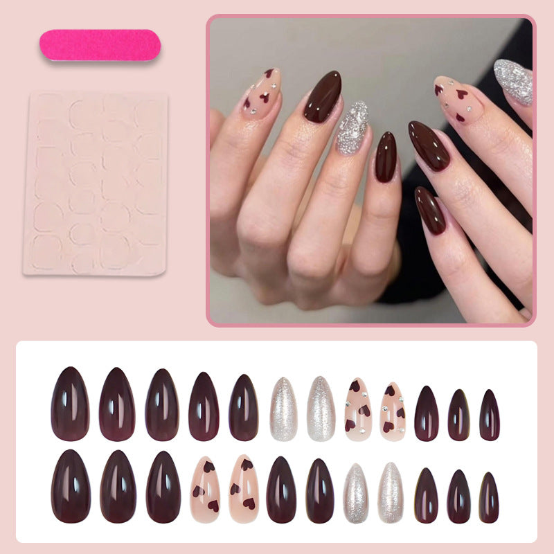 Kunstnagelset mit glamourösen Akzenten Brehn