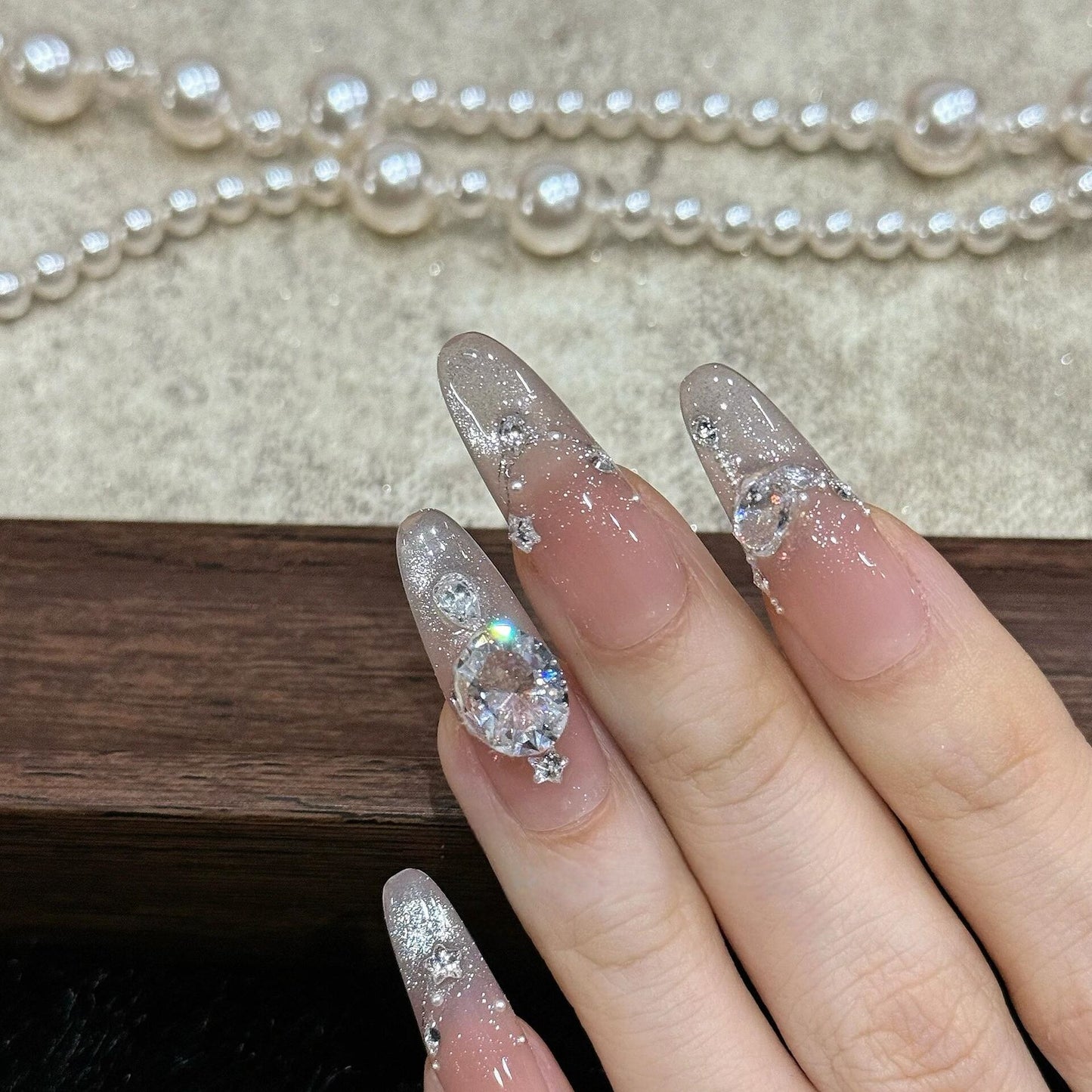 Künstliche Kunstnägel mit Luxuriösem Glitzer- und Strassdesign Brehn