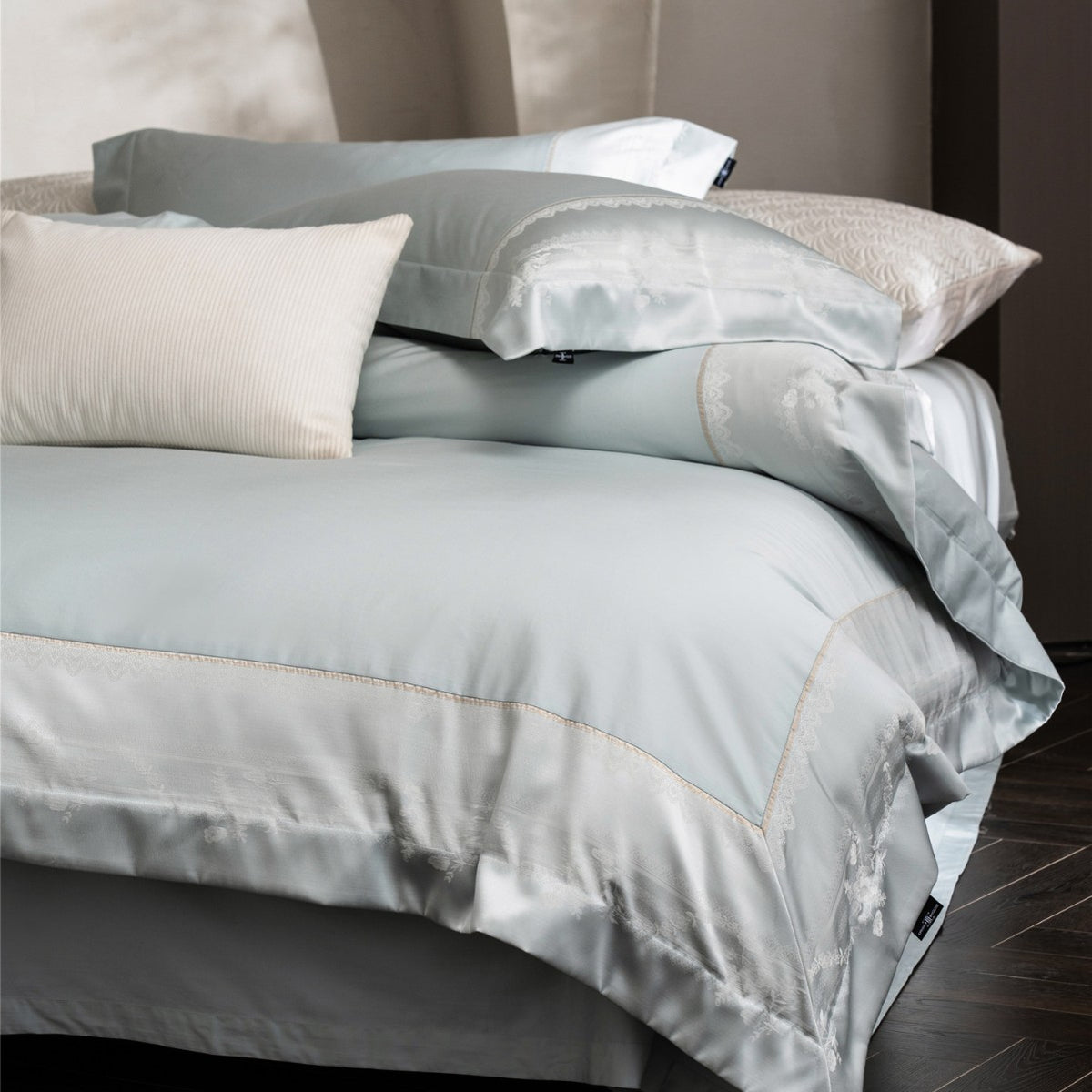 Luxuriöses Satins Bettbezug-Set mit Jacquardbordüre, gewelltem besticktem Saum und Euro-Kissenbezügen