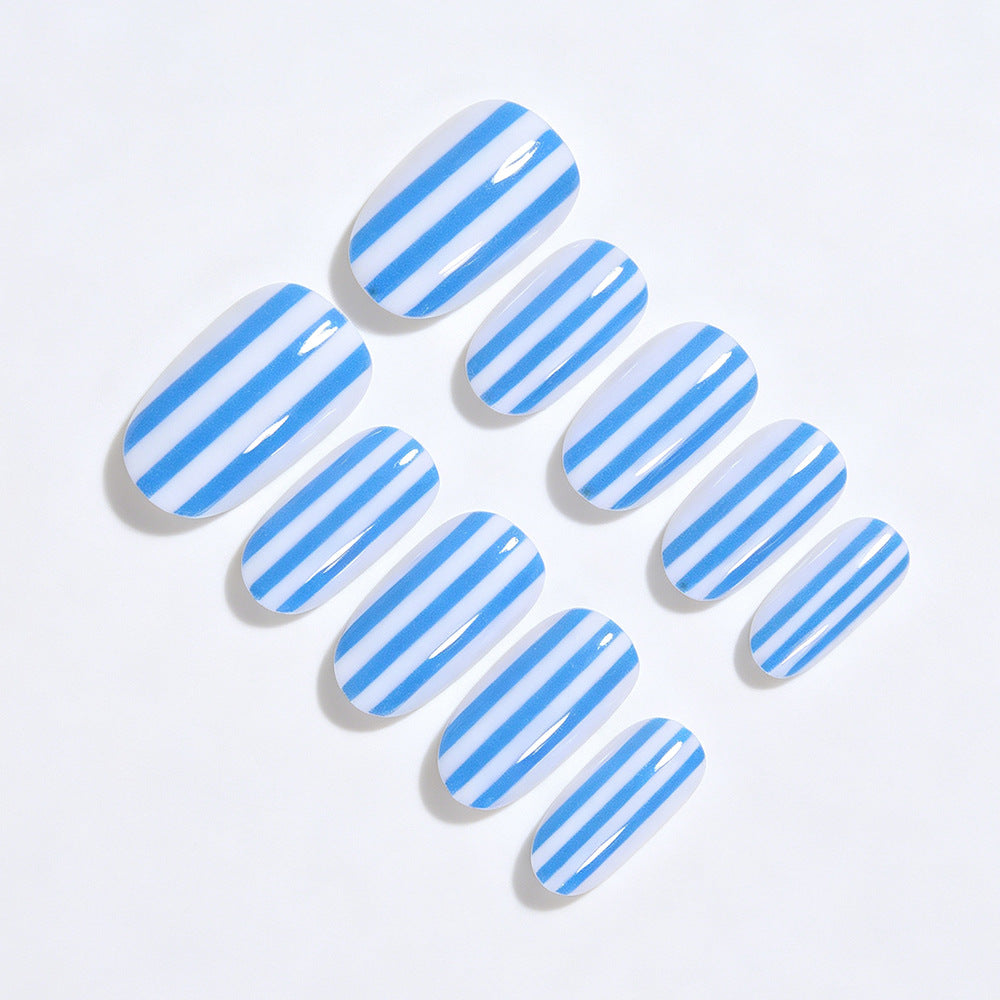 Stylische gestreifte Nagelkunst Tipps Brehn