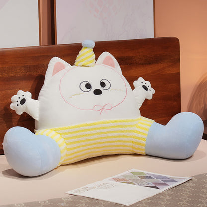 Ergonomisches Plüsch‑Rückenstützkissen mit ausgestreckten Beinen und Partyhut‑Katzenmotiv