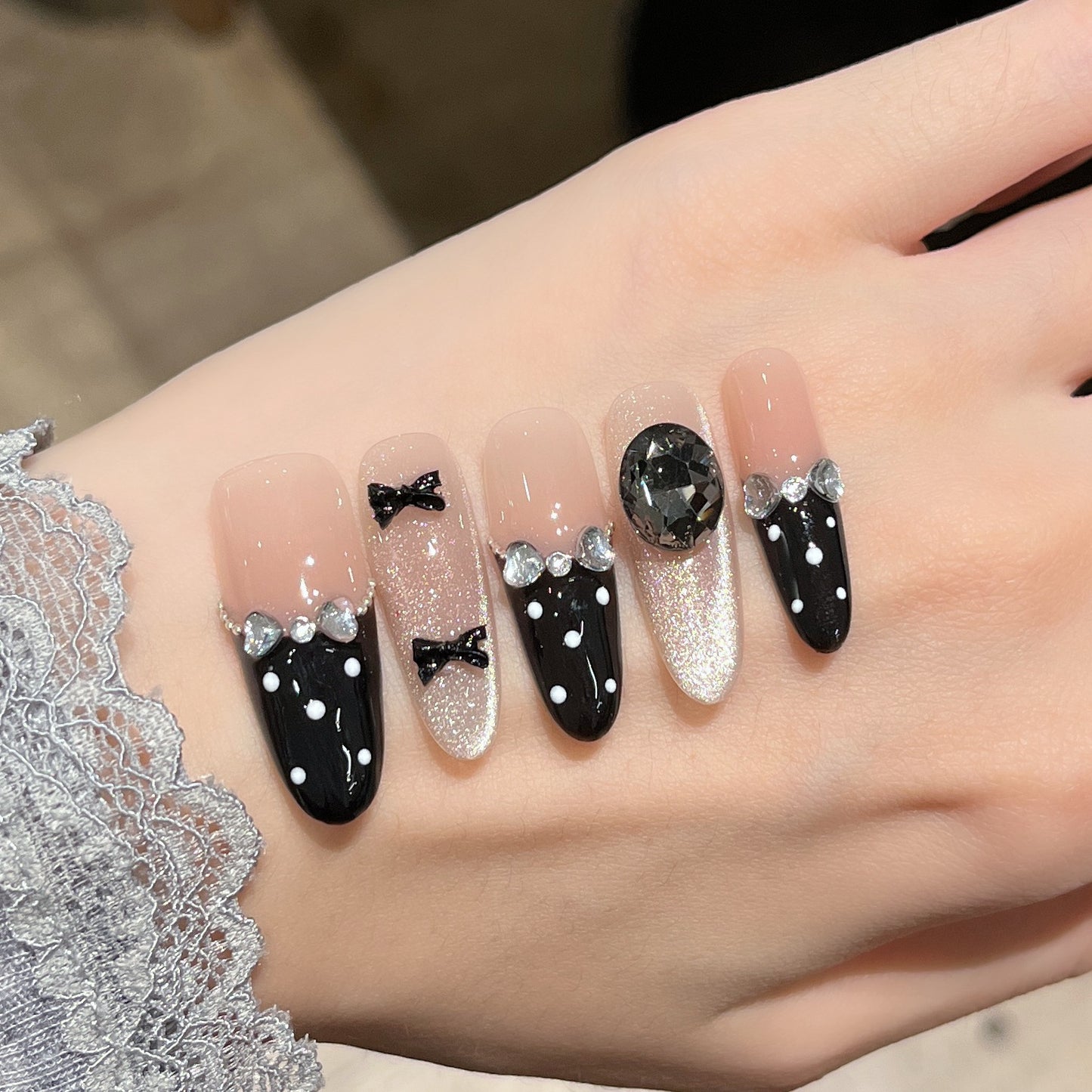 Dekorative mit Strass verzierte Press-On Nagelerweiterungen Brehn