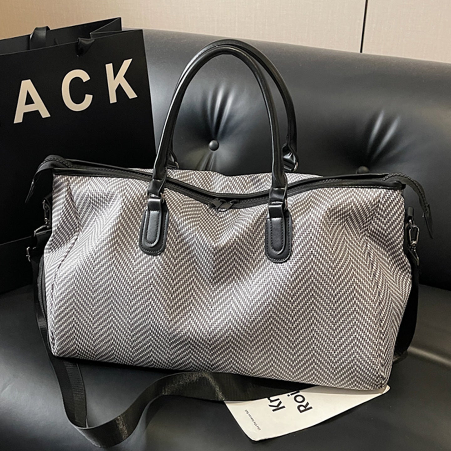 Elegante Reisetasche mit Innovativem Fächerdesign Brehn