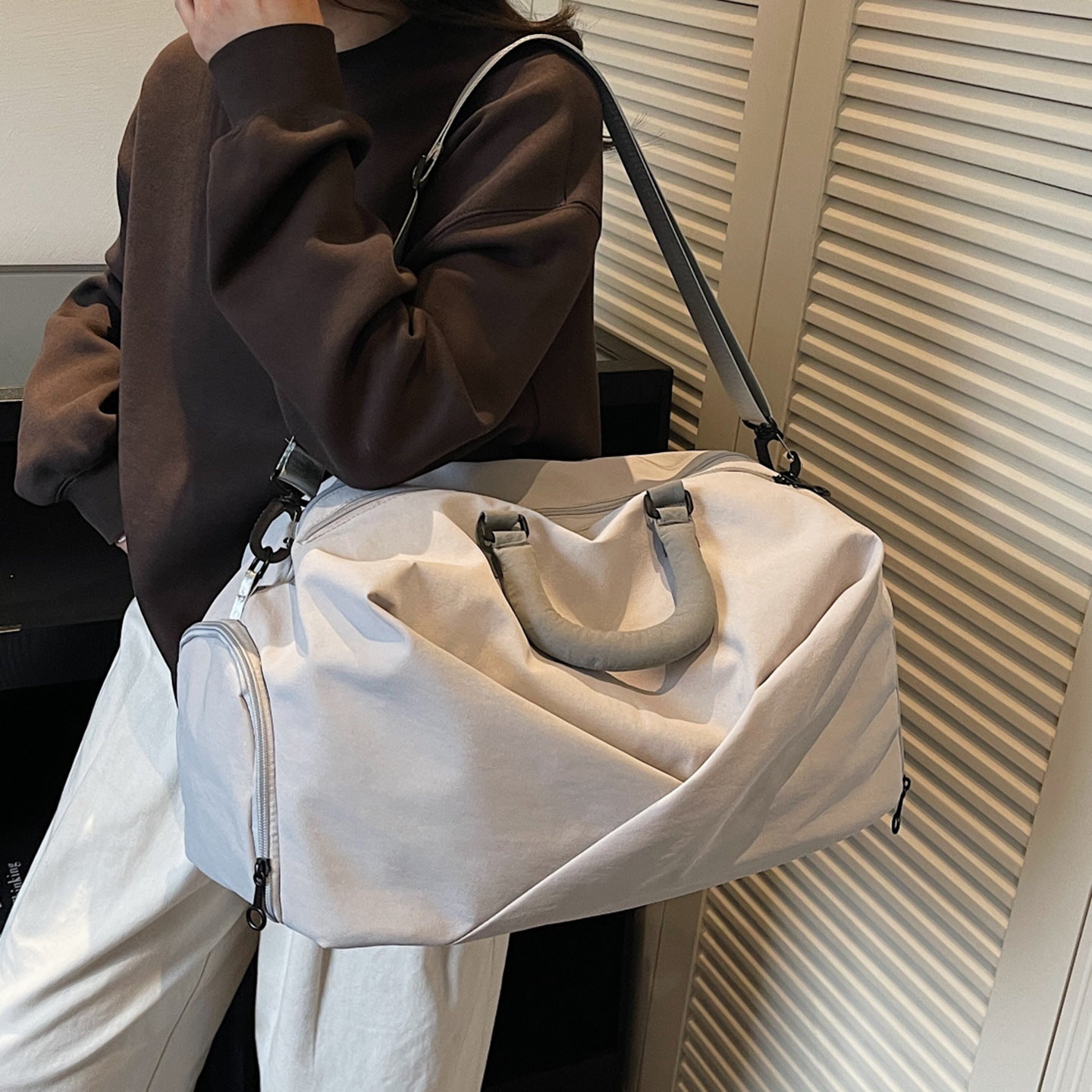 Schlanker minimalistischer Reisetasche Brehn
