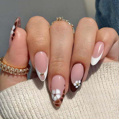 Kunstnagelset mit eleganten Blumen- und Ombré-Designs Brehn