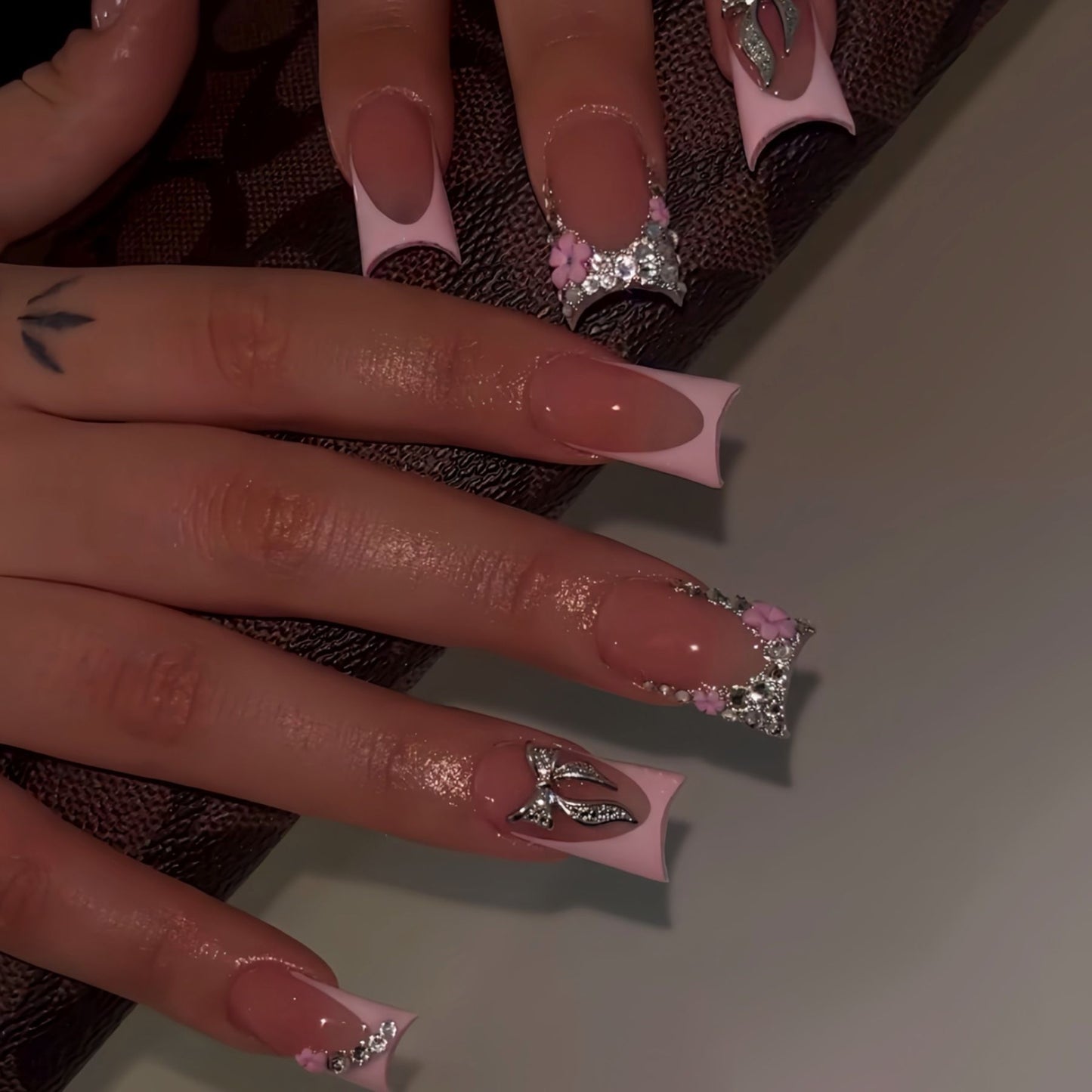 Elegante florale Strass Press-On Nägel Brehn