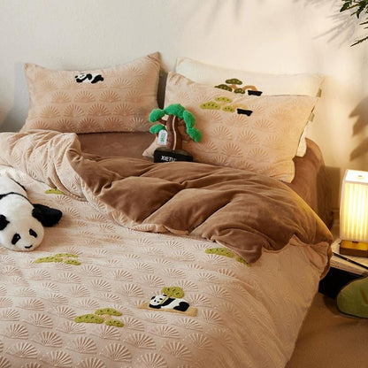 Flauschige Microfaser-Bettwäschegarnitur mit Reliefjacquard und gestickten Panda-Motiven