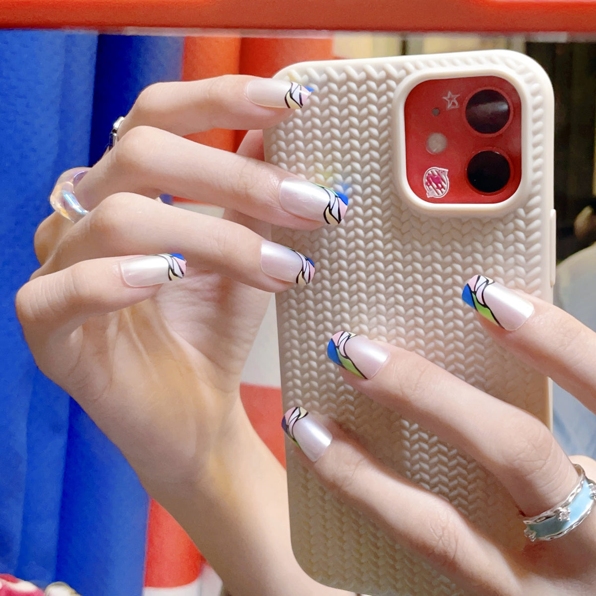 Kreatives abstraktes Press-On-Nagelset