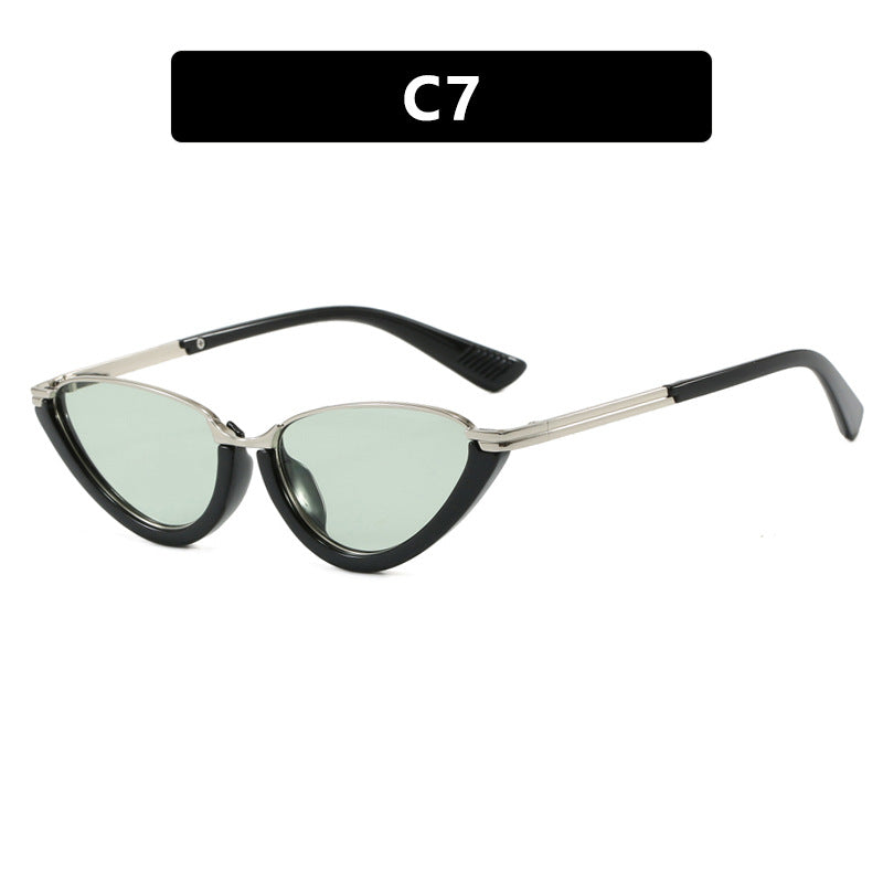 Damen futuristische Cat-Eye Sonnenbrille mit goldenen Akzenten Brehn